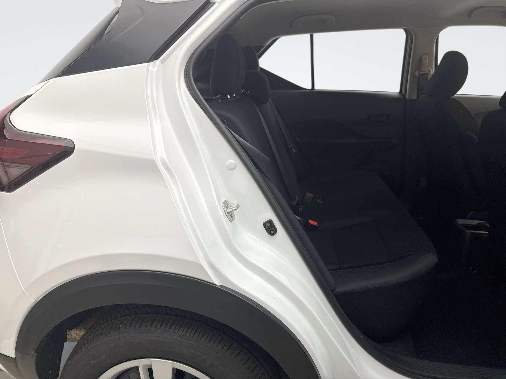 Used 2025 Nissan Kicks Play S image 17
