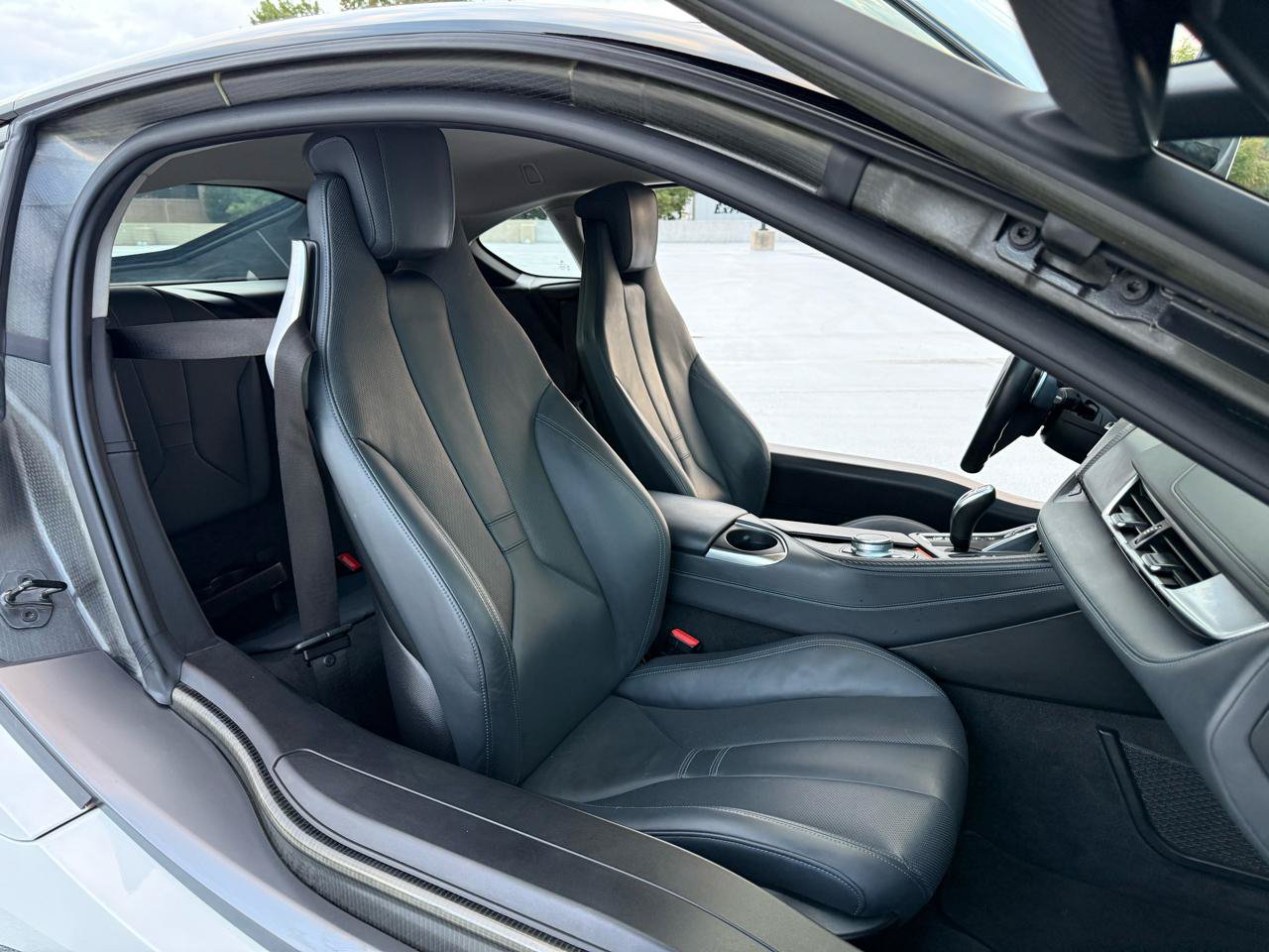 Used 2019 BMW i8 Coupe AWD/4WD image 3