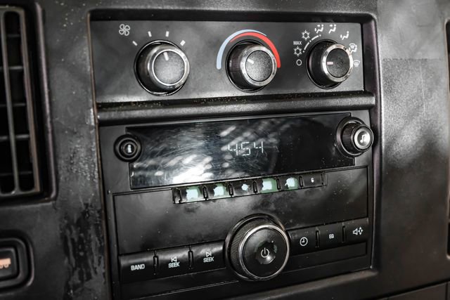 Used 2009 Chevrolet Express 1500 image 33