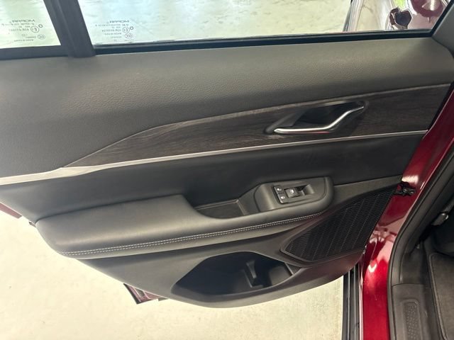 Used 2024 Jeep Grand Cherokee Limited AWD/4WD image 22