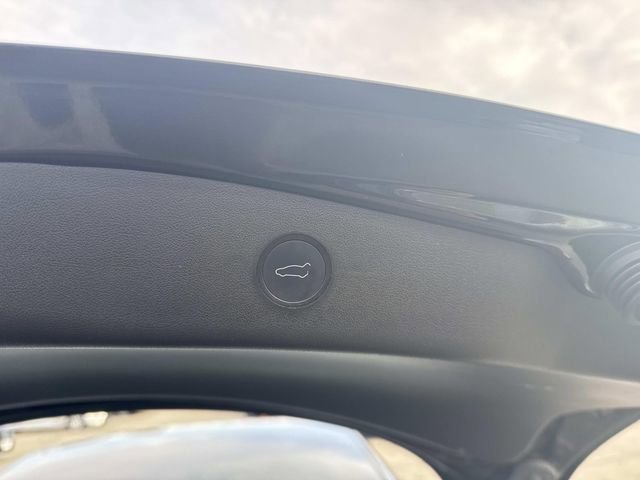Used 2022 Tesla Model 3 Performance image 7