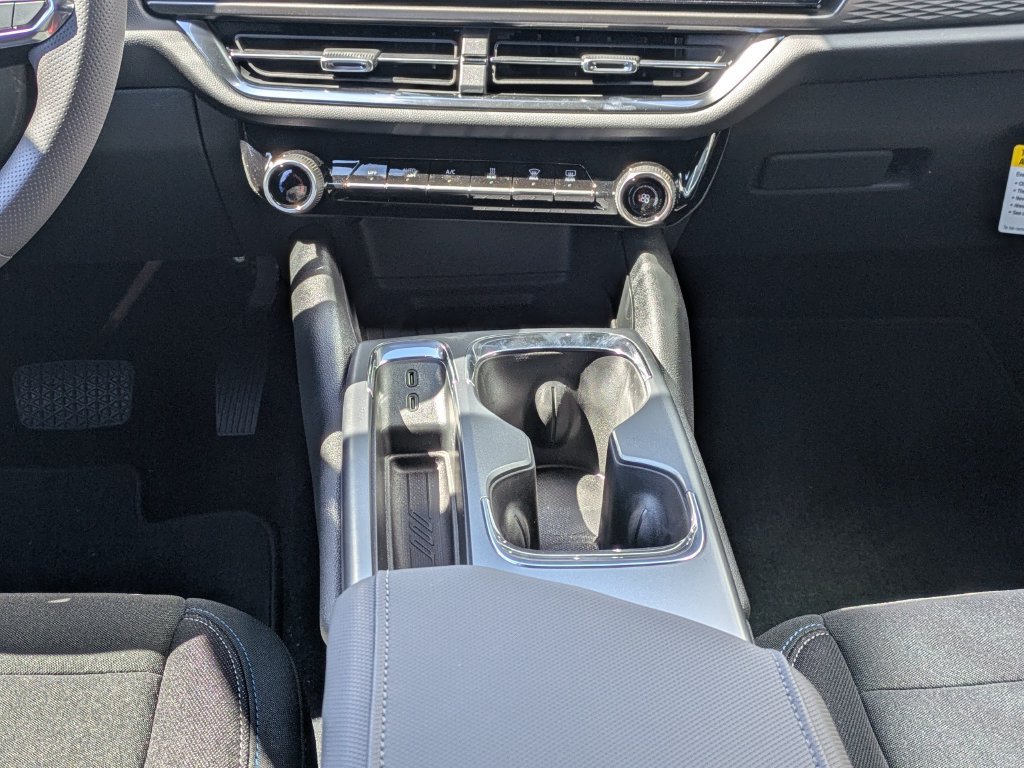 New 2026 Chevrolet Equinox EV LT FWD image 18