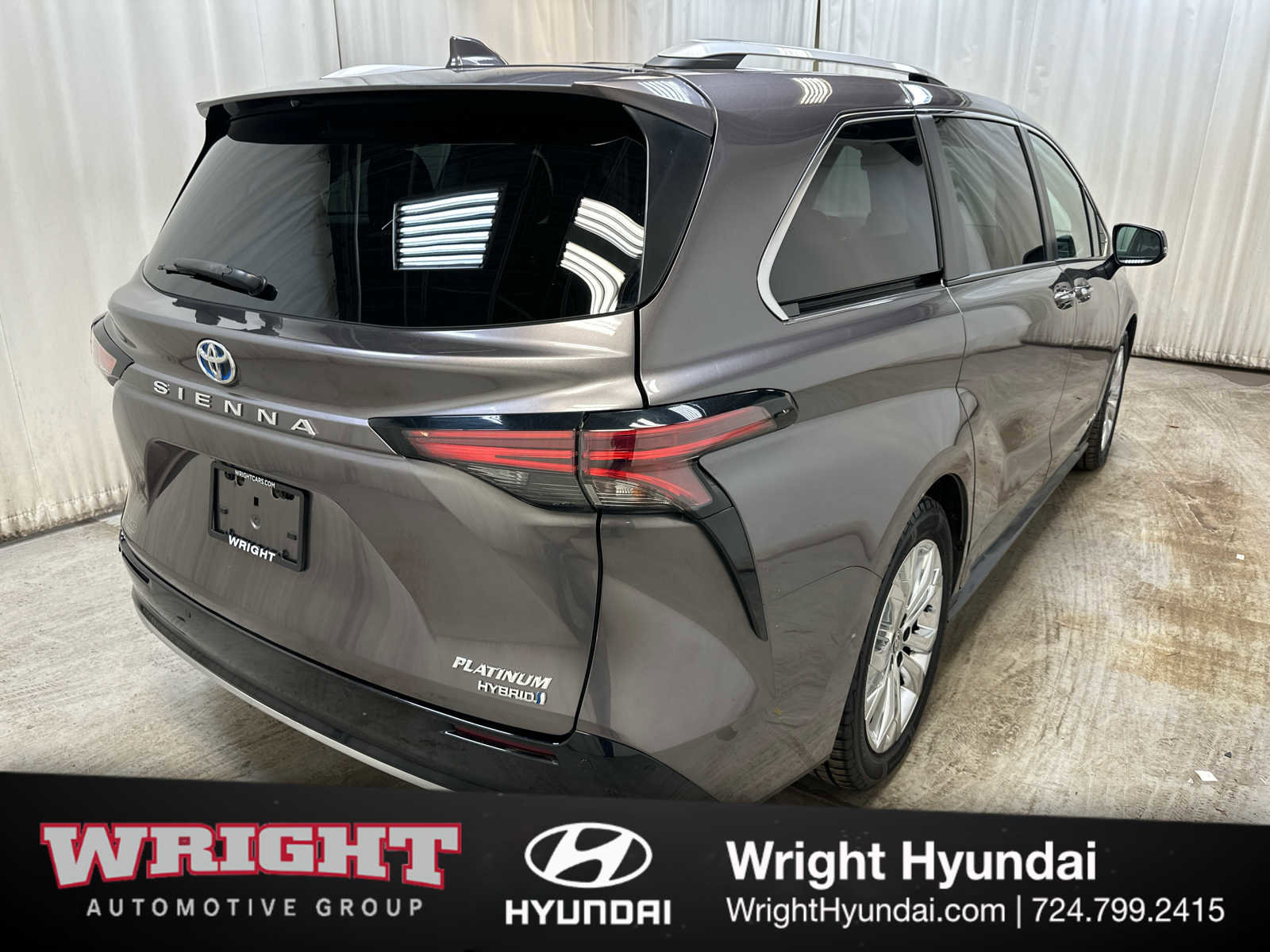 Used 2021 Toyota Sienna Platinum image 6