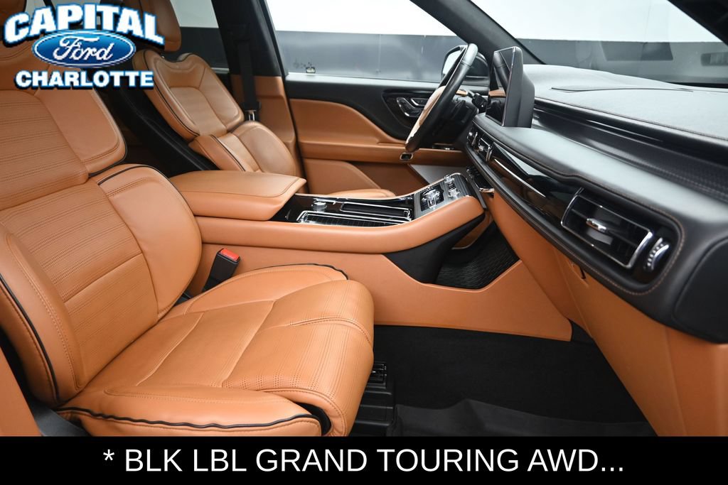 Used 2023 Lincoln Aviator Black Label Grand Touring AWD/4WD image 15