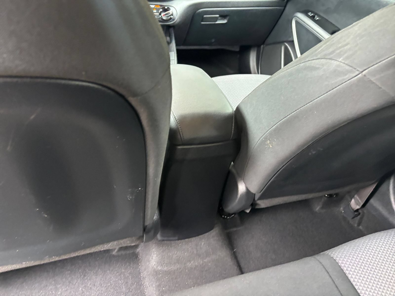 Used 2025 Kia Soul LX w/ LX Technology Package FWD image 22