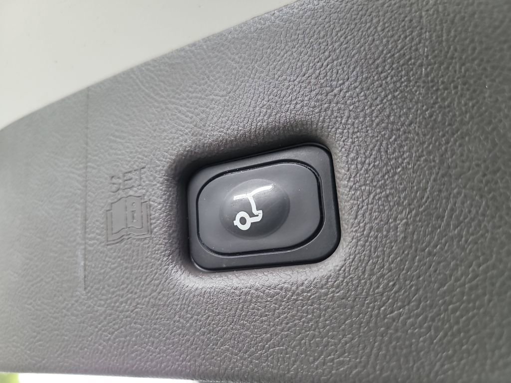Used 2023 Lincoln Nautilus FWD w/ Premium Package image 8
