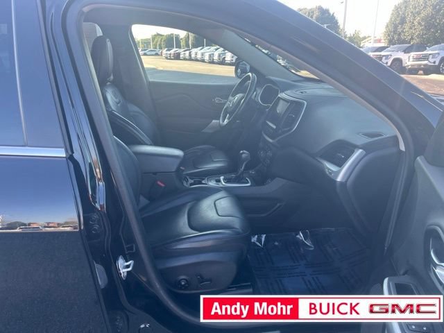 Used 2018 Jeep Cherokee Overland AWD/4WD image 39