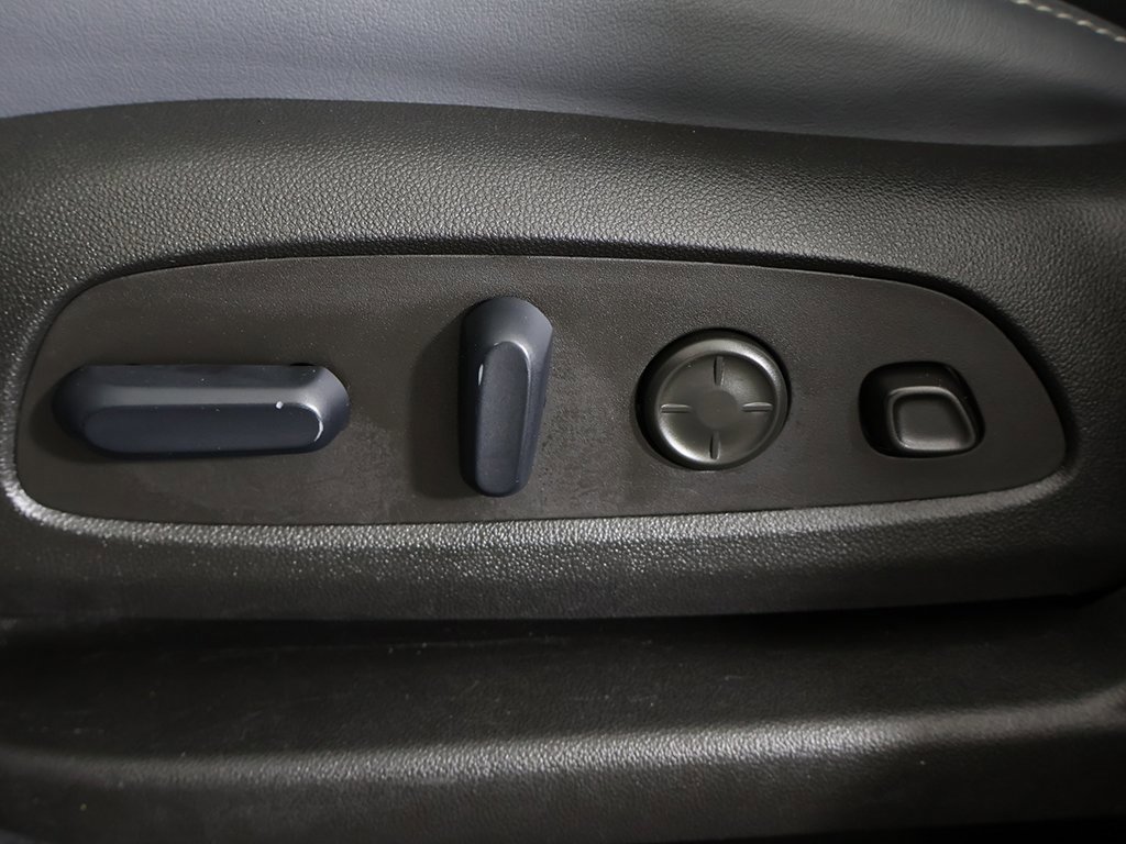 Used 2024 Buick Enclave Premium image 37