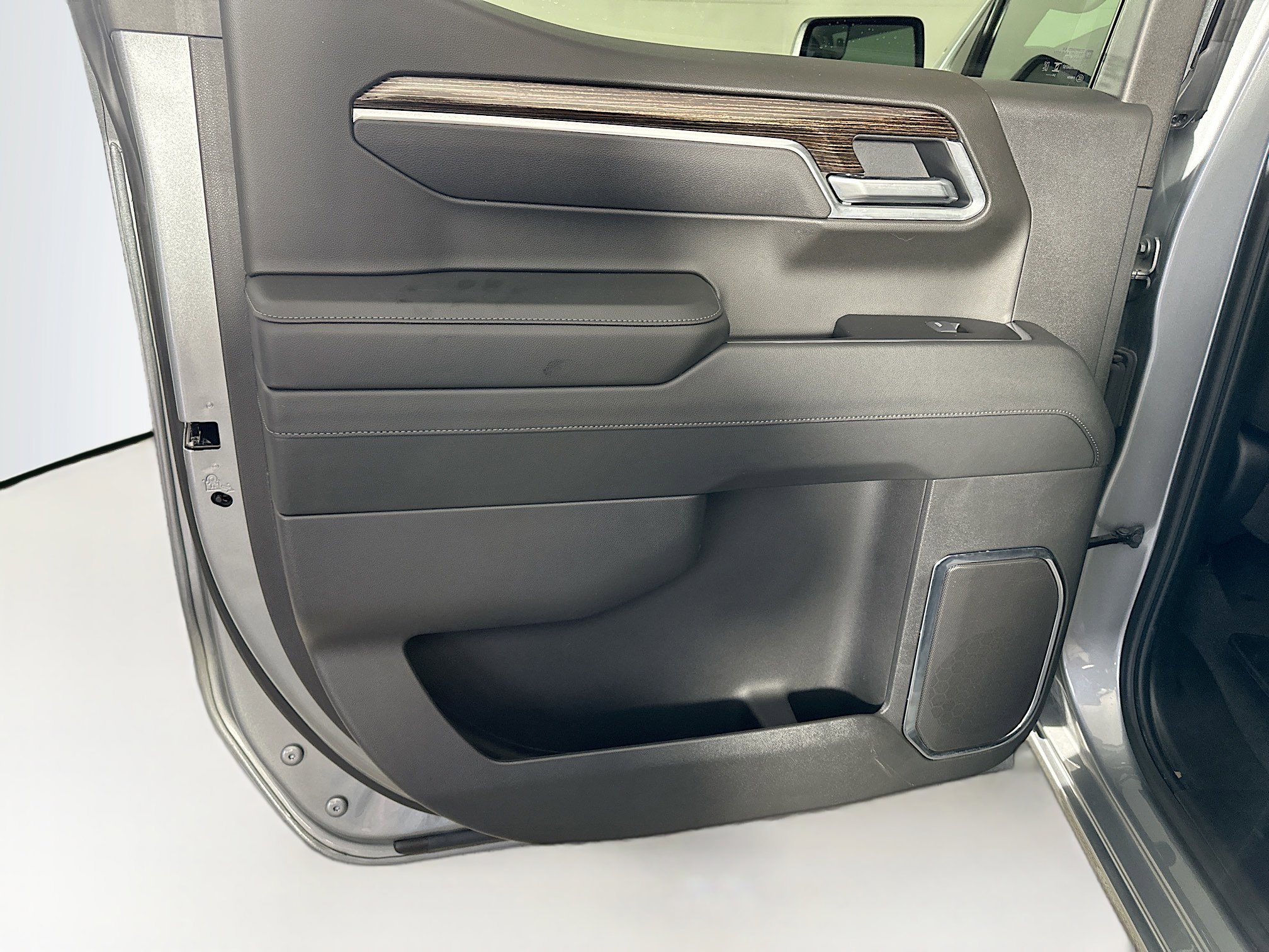 Used 2025 GMC Sierra 1500 Elevation image 25