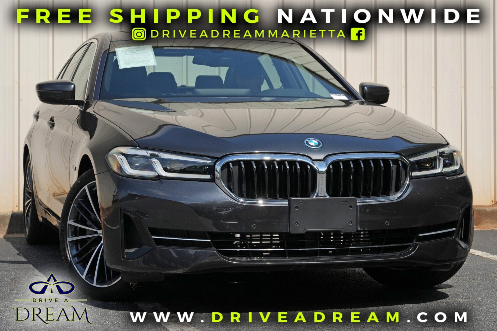 Used 2022 BMW 530e w/ Premium Package RWD image 2