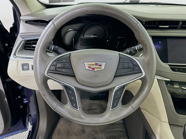 Used 2018 Cadillac XT5 Luxury w/ Driver Awareness Package AWD/4WD image 14