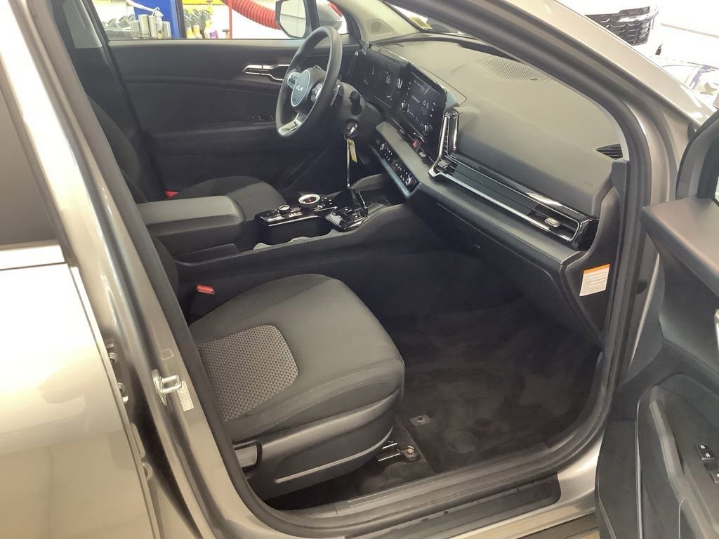 Certified 2023 Kia Sportage LX image 13