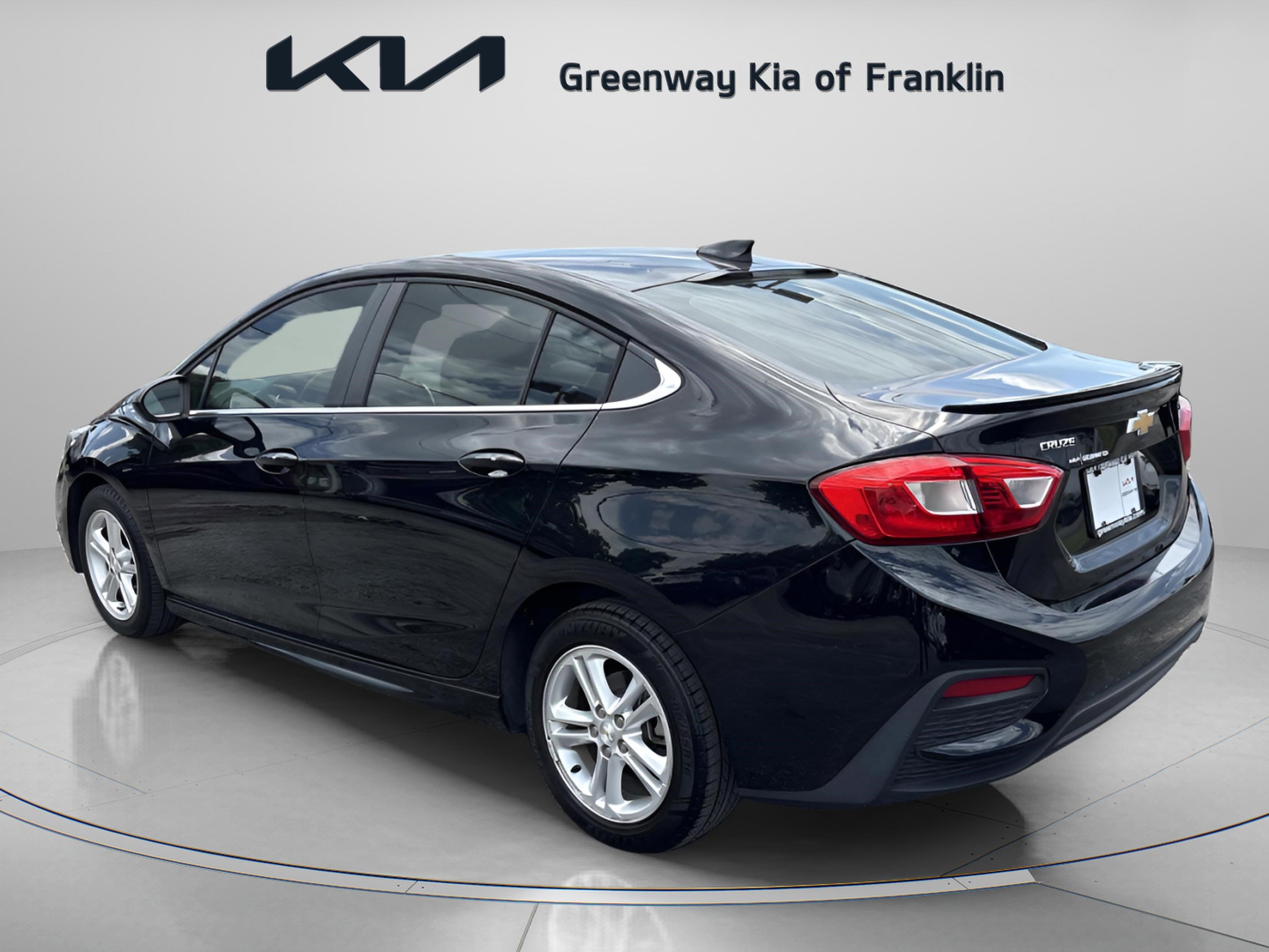 Used 2018 Chevrolet Cruze LT w/ Convenience Package FWD image 5