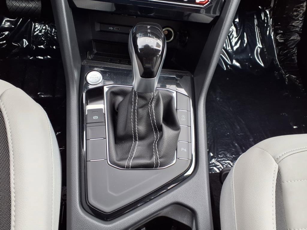 New 2025 Volkswagen Taos SE image 16