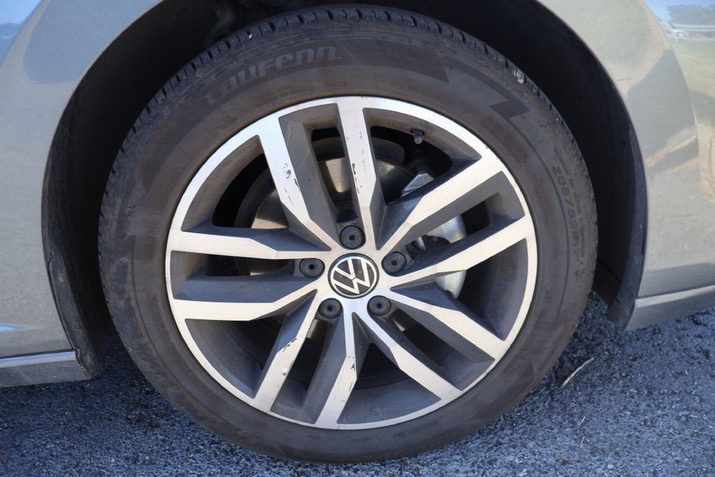 Used 2025 Volkswagen Jetta SE FWD image 12