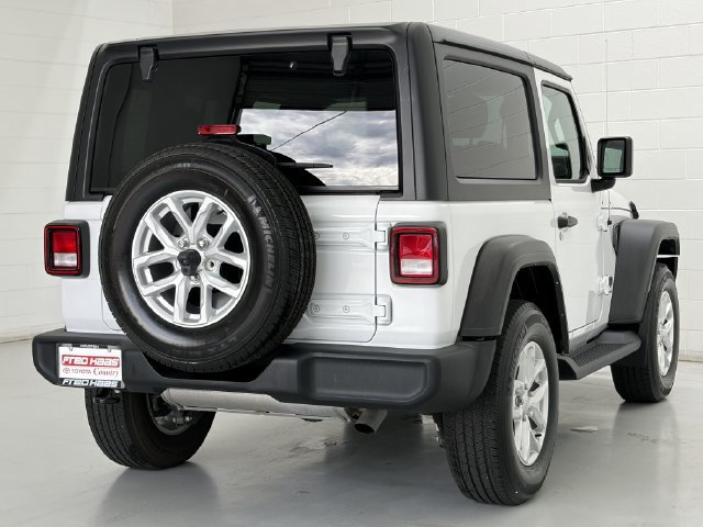 Used 2023 Jeep Wrangler Sport AWD/4WD image 8