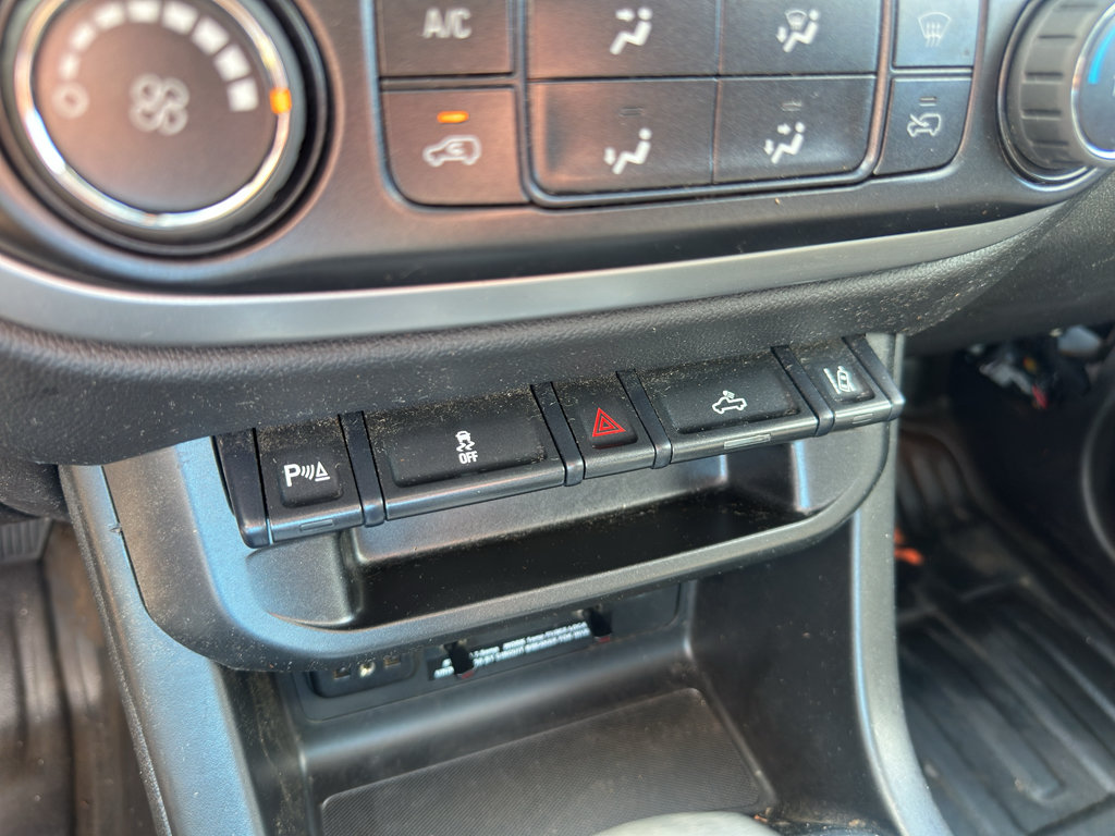 Used 2022 Chevrolet Colorado LT w/ Fleet Safety Package RWD image 21