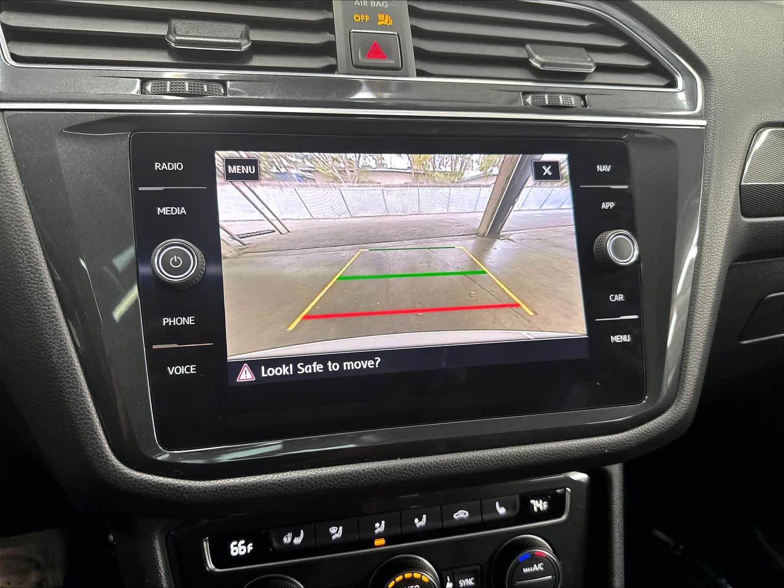 Used 2018 Volkswagen Tiguan SEL Premium AWD/4WD image 17