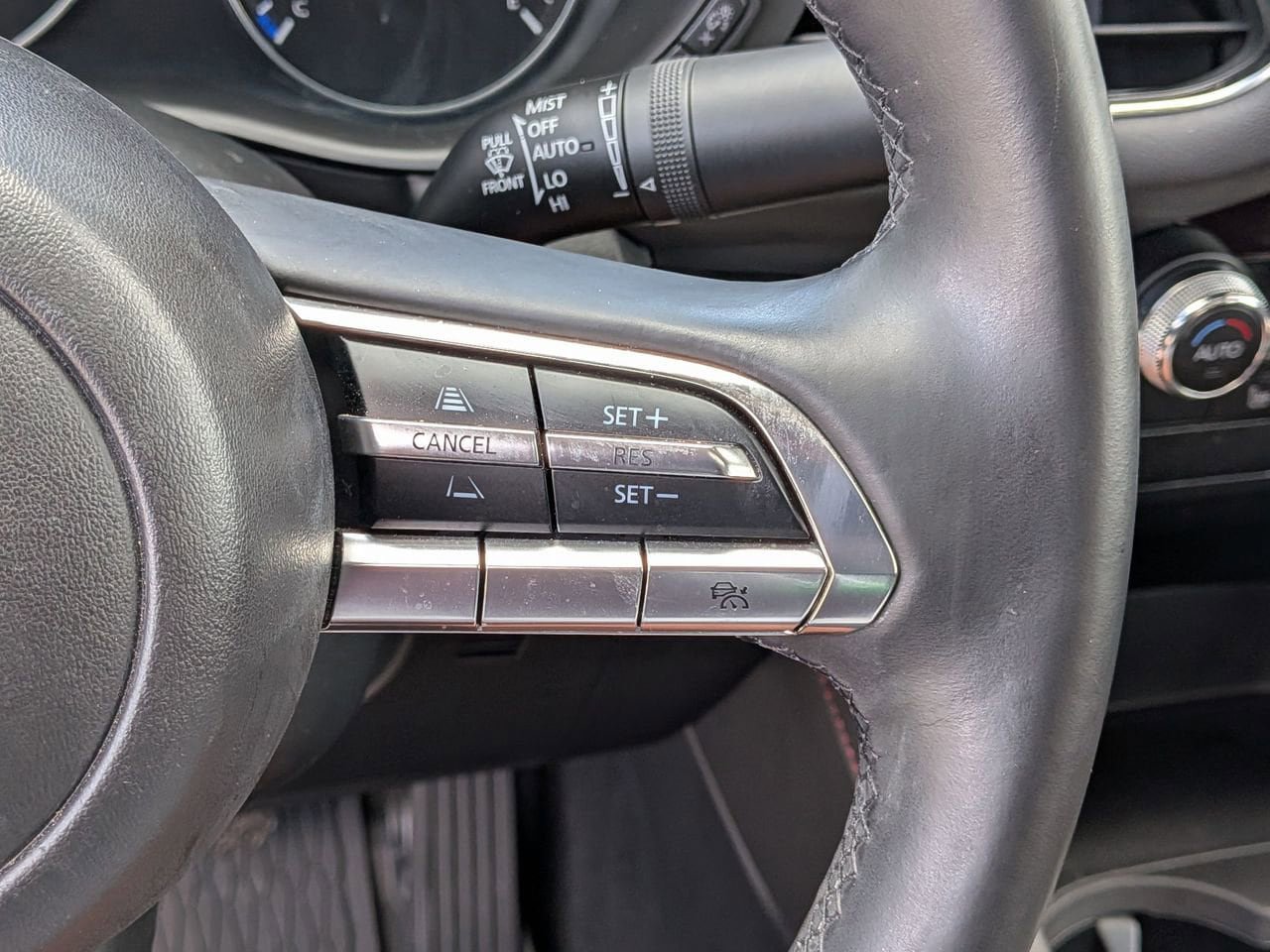 Used 2023 MAZDA MAZDA3 s FWD image 12
