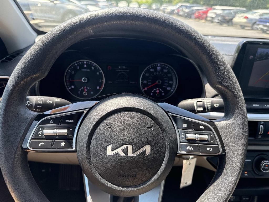 Used 2022 Kia Forte LXS FWD image 26
