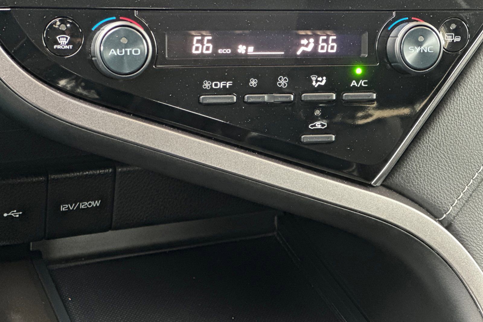 Used 2023 Toyota Camry SE image 20