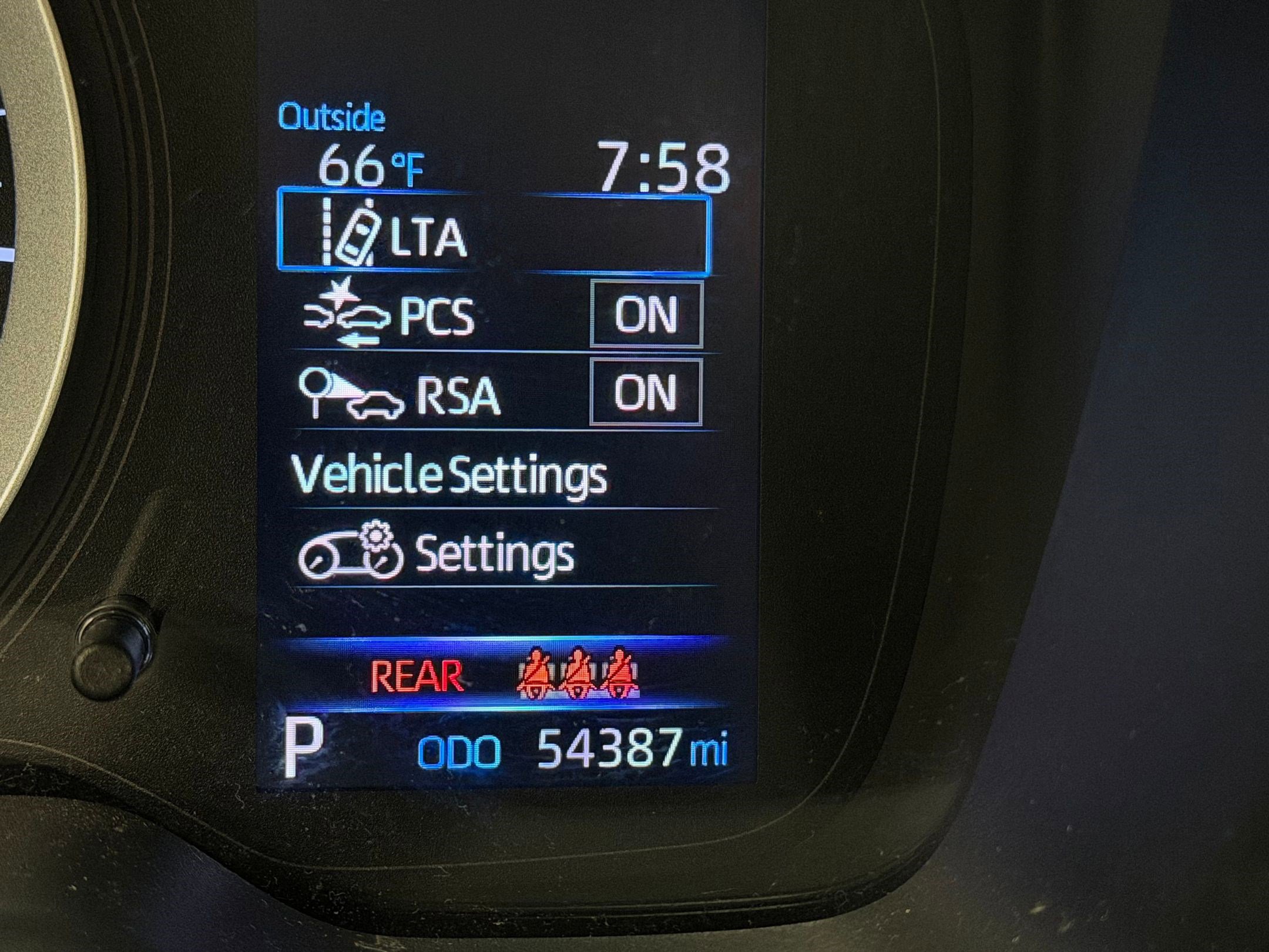 Used 2021 Toyota Corolla LE w/ Carpet Mat Package (TMS) image 16