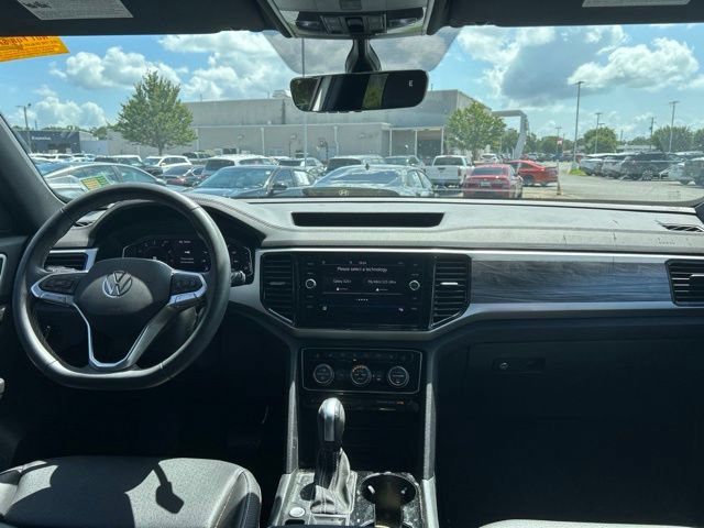 Used 2023 Volkswagen Atlas Cross Sport SE w/ Panoramic Sunroof Package FWD image 17