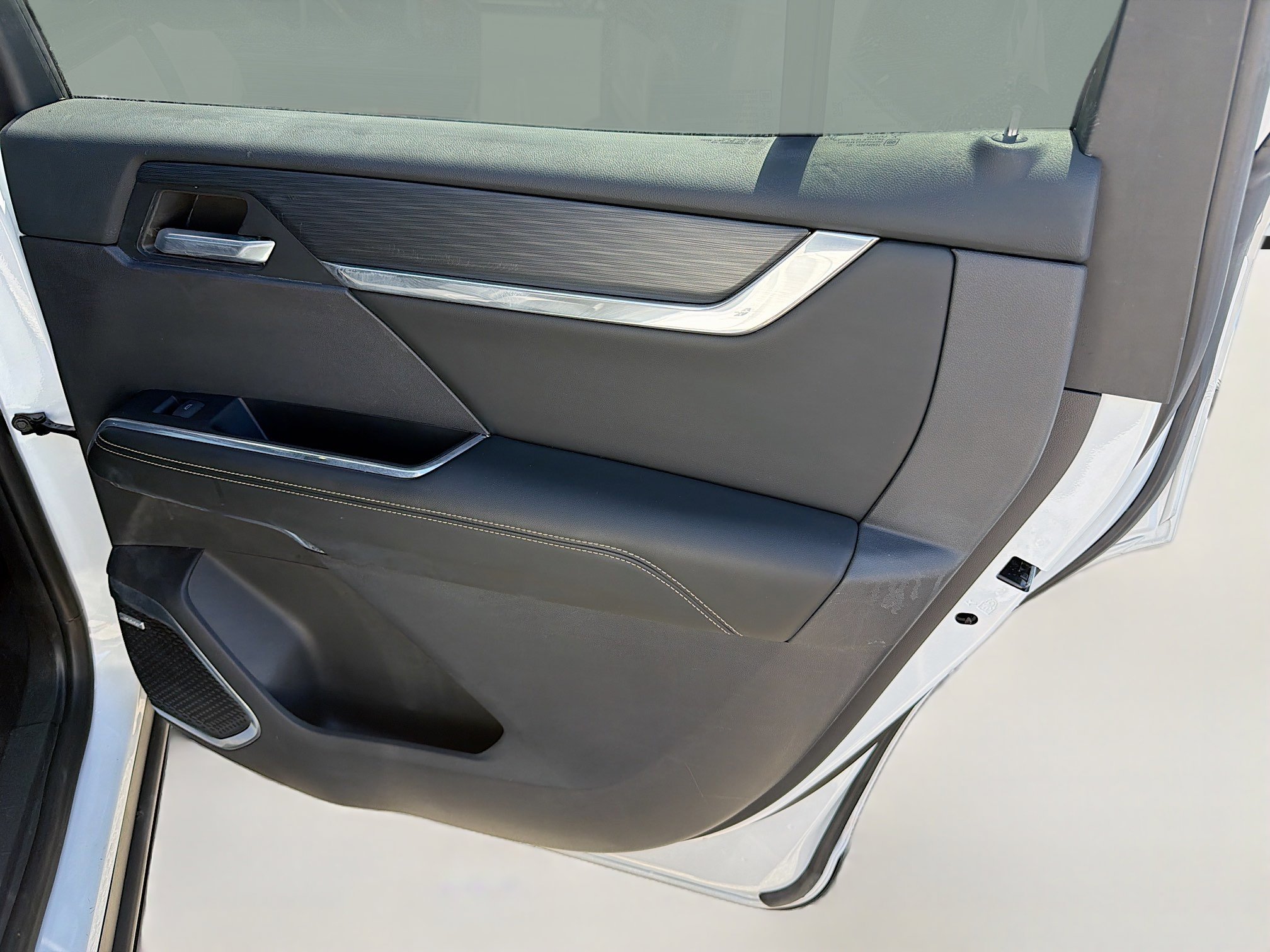 Used 2024 GMC Acadia Elevation image 44