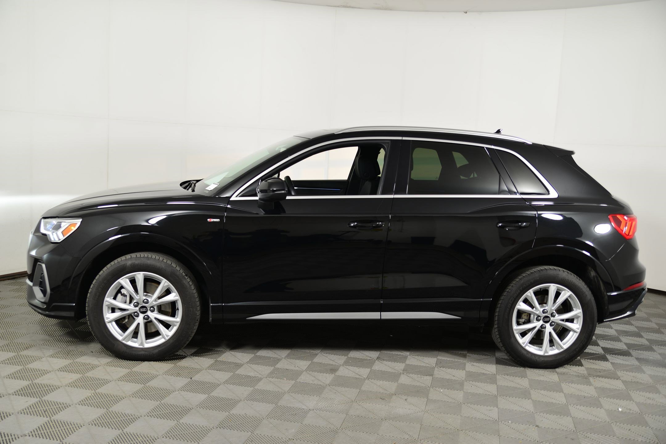 Certified 2022 Audi Q3 2.0T Premium Plus image 2