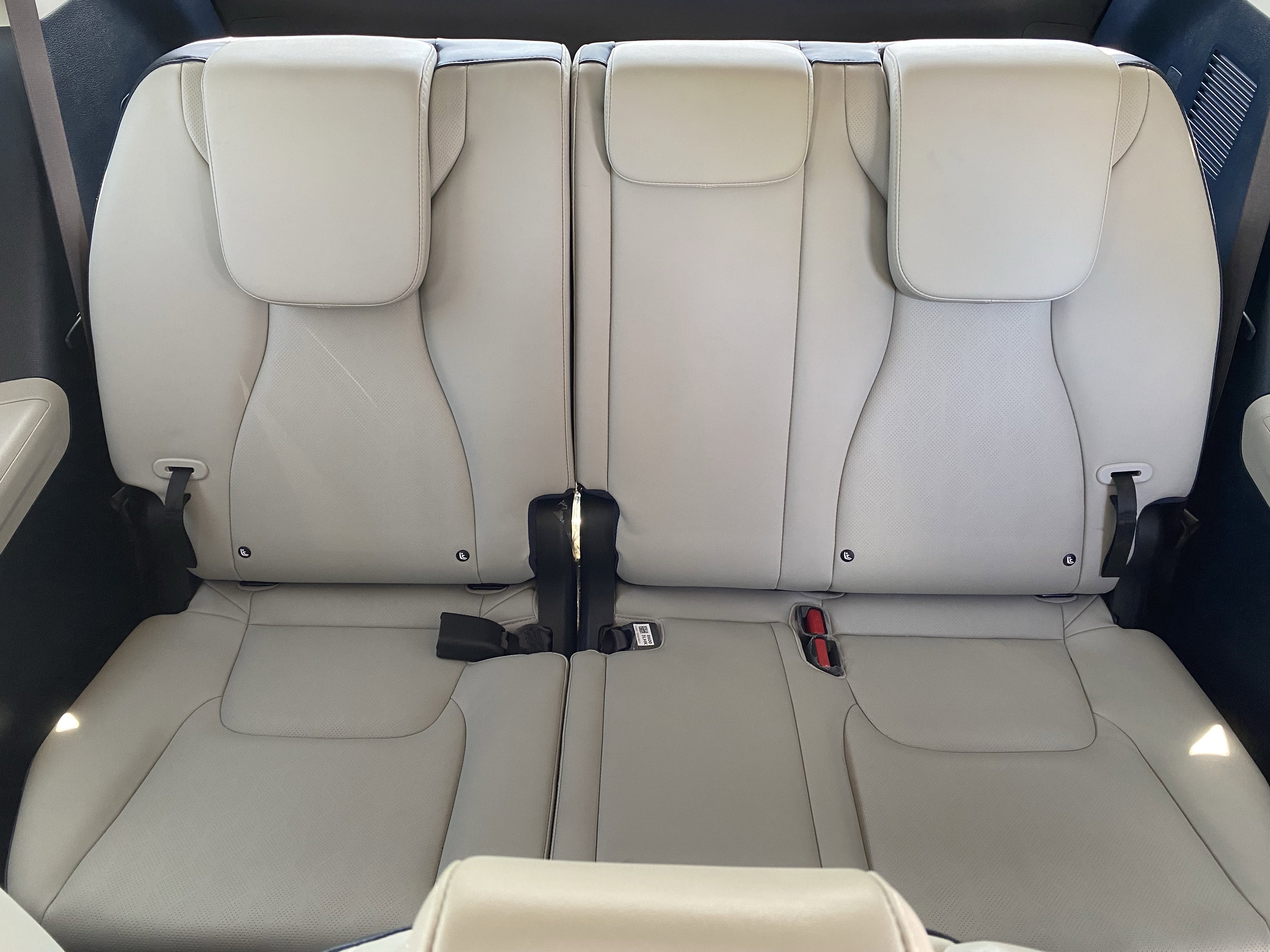 Certified 2026 Kia Carnival EX FWD image 16
