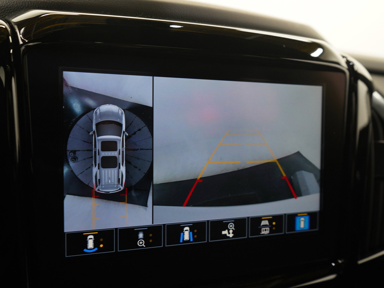 Used 2023 Chevrolet Traverse RS AWD/4WD image 30