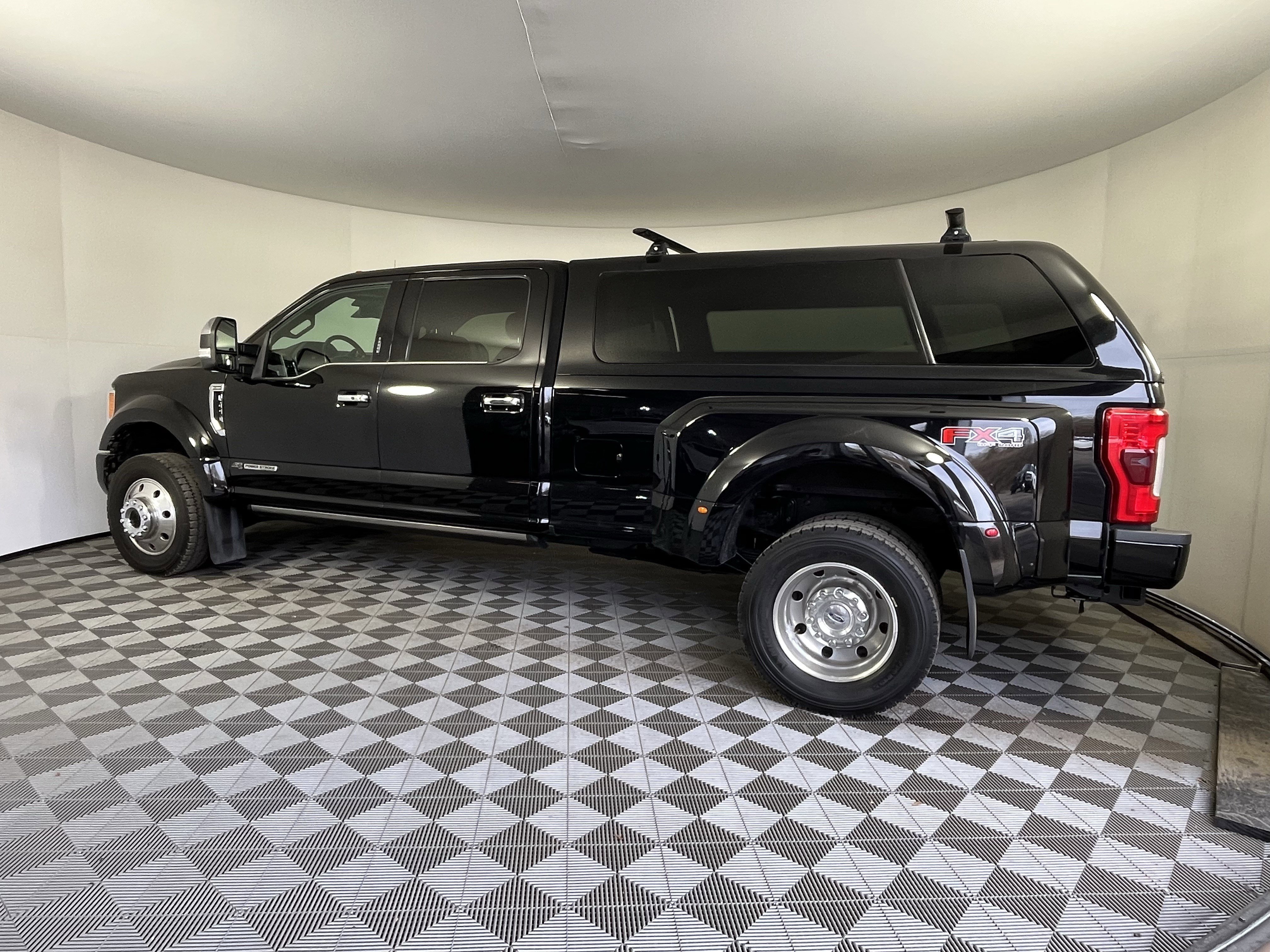 Used 2018 Ford F450 Platinum w/ Platinum Ultimate Package AWD/4WD image 2