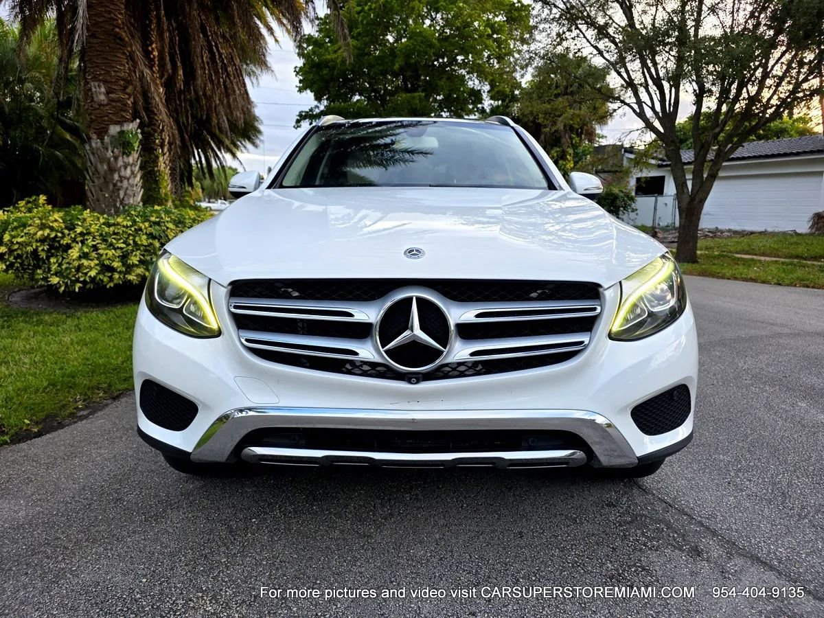 Used 2018 Mercedes-Benz GLC 300 w/ Premium Package image 17