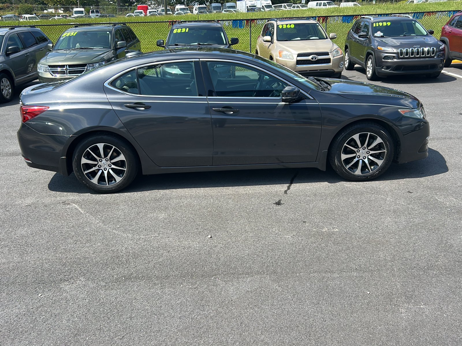 Used 2016 Acura TLX w/ Technology Package FWD image 6