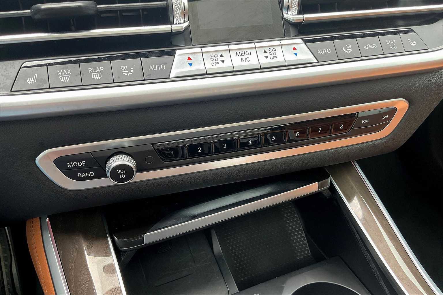 Used 2022 BMW X5 xDrive40i w/ M Sport Package image 26