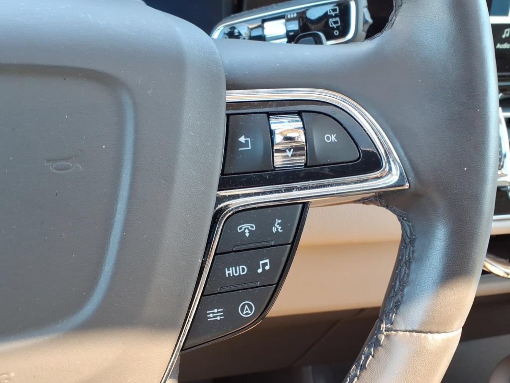 Certified 2024 Lincoln Navigator Reserve AWD/4WD image 9