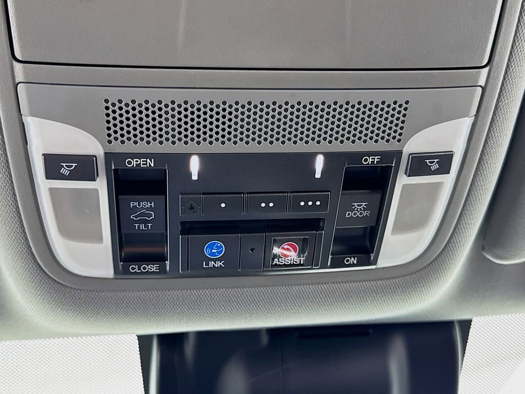Used 2020 Acura MDX SH-AWD w/ Technology Package image 16