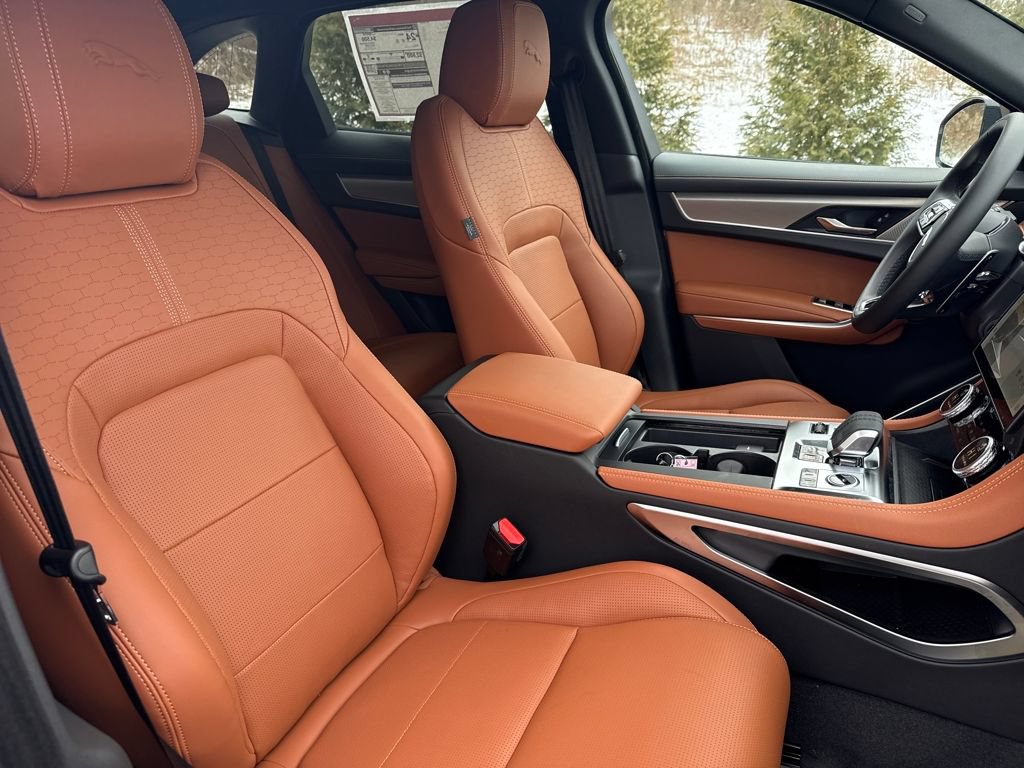 Used 2026 Jaguar F-PACE R-Dynamic S AWD/4WD image 17