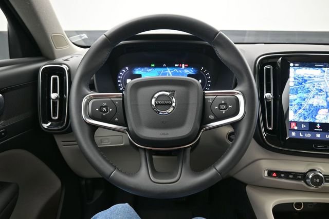 Used 2023 Volvo XC40 B5 Plus w/ Protection Package Premier AWD/4WD image 25