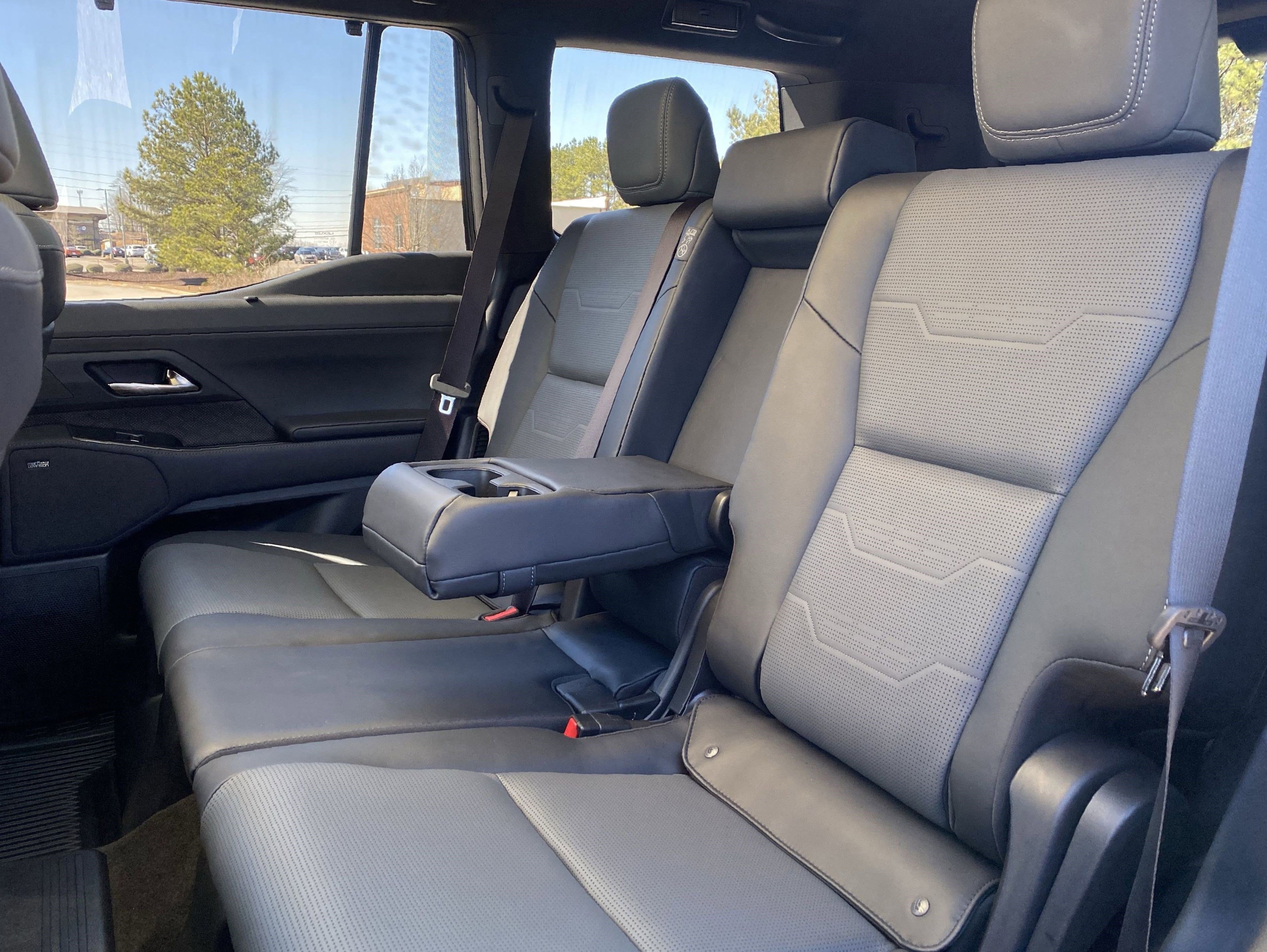 Used 2025 Lexus GX 550 w/ Accessory Package (2T) AWD/4WD image 10