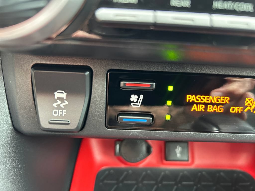 Certified 2021 Toyota RAV4 TRD Off-Road w/ TRD Off-Road Weather Package AWD/4WD image 31
