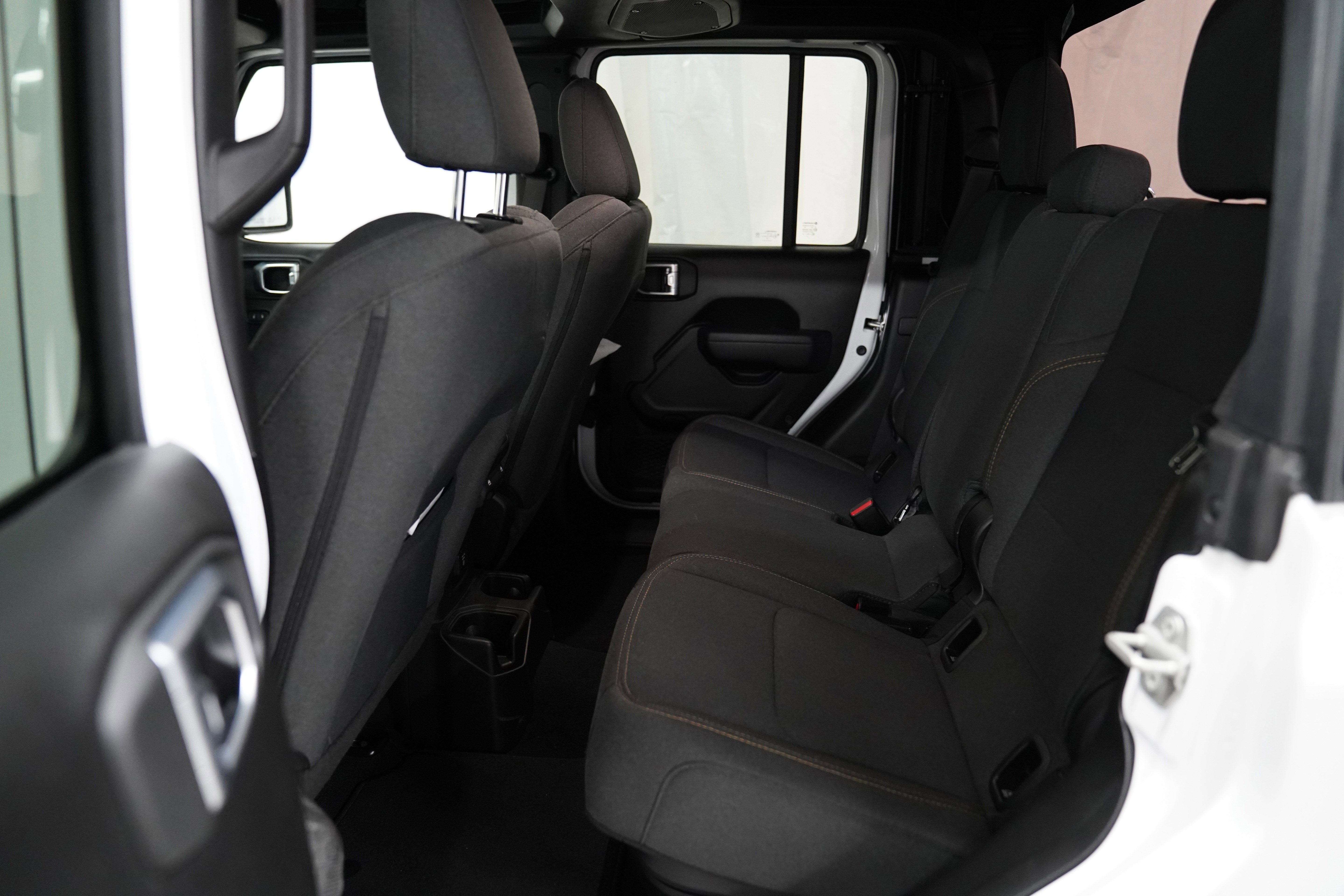 Used 2024 Jeep Gladiator Sport image 5