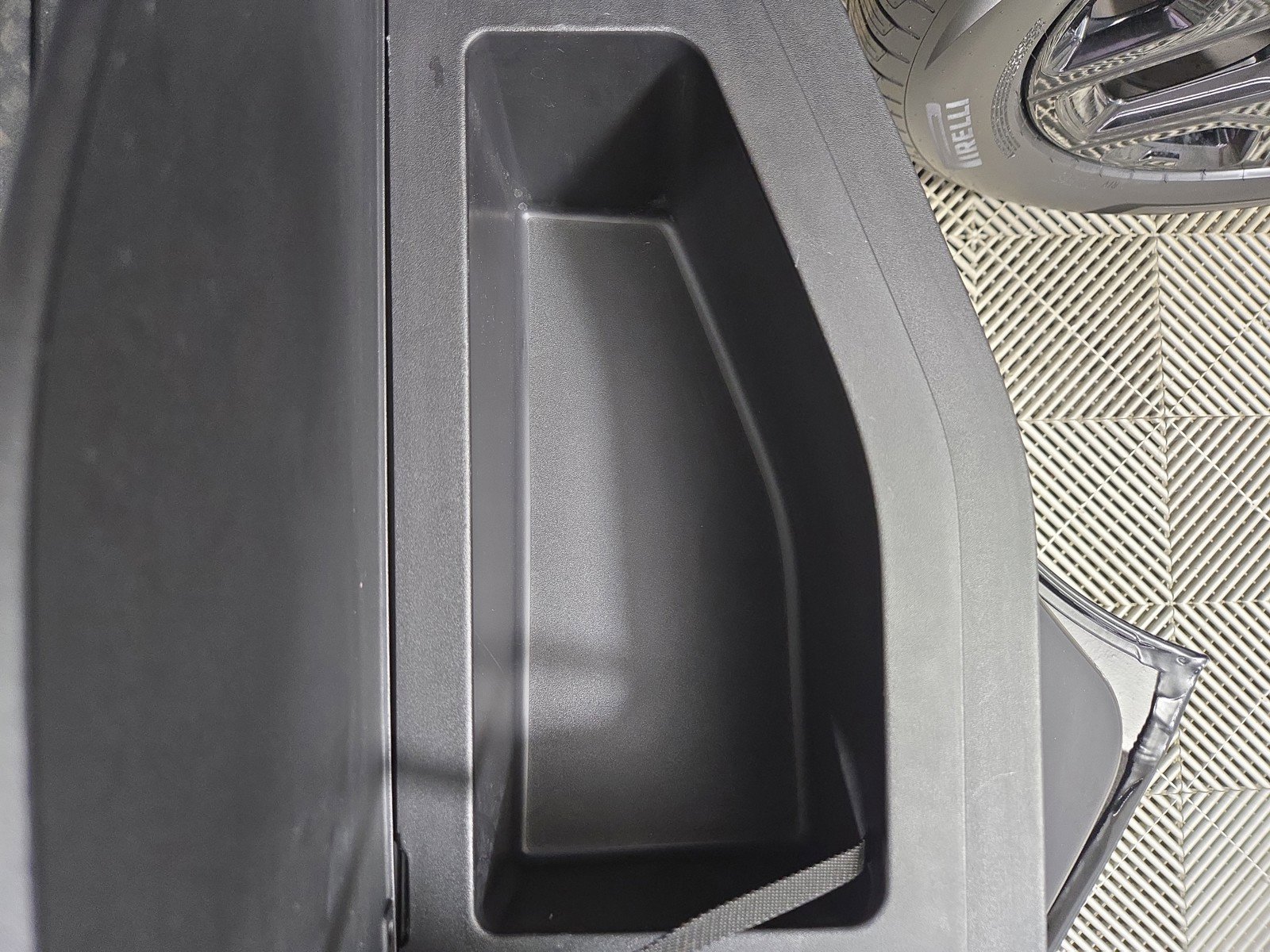 Used 2023 Rivian R1T Adventure image 32