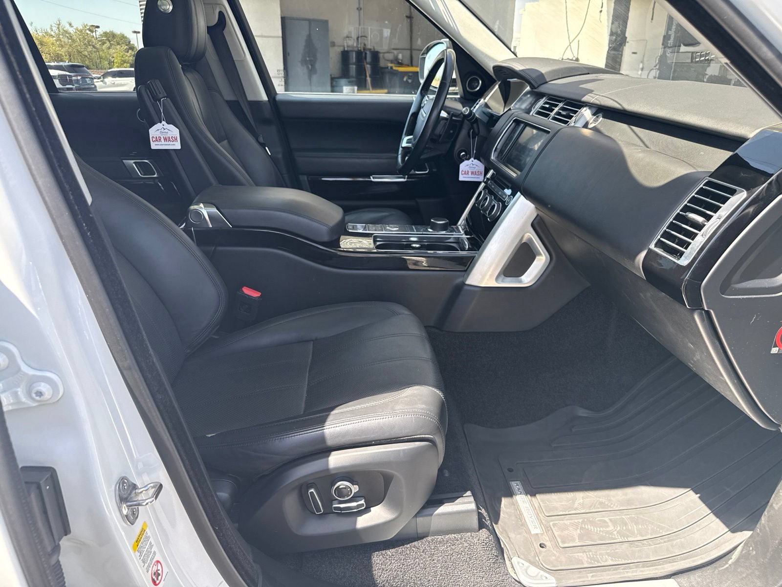 Used 2016 Land Rover Range Rover Supercharged AWD/4WD image 13