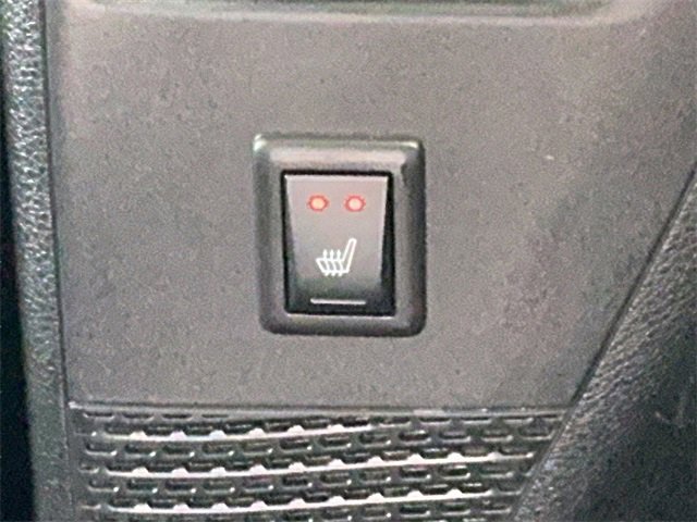 Used 2025 Chrysler Pacifica Limited image 15