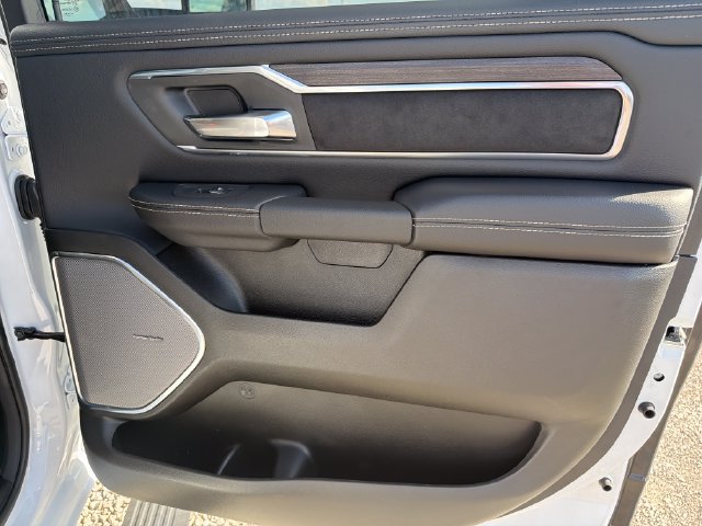 New 2026 RAM 1500 Laramie AWD/4WD image 40