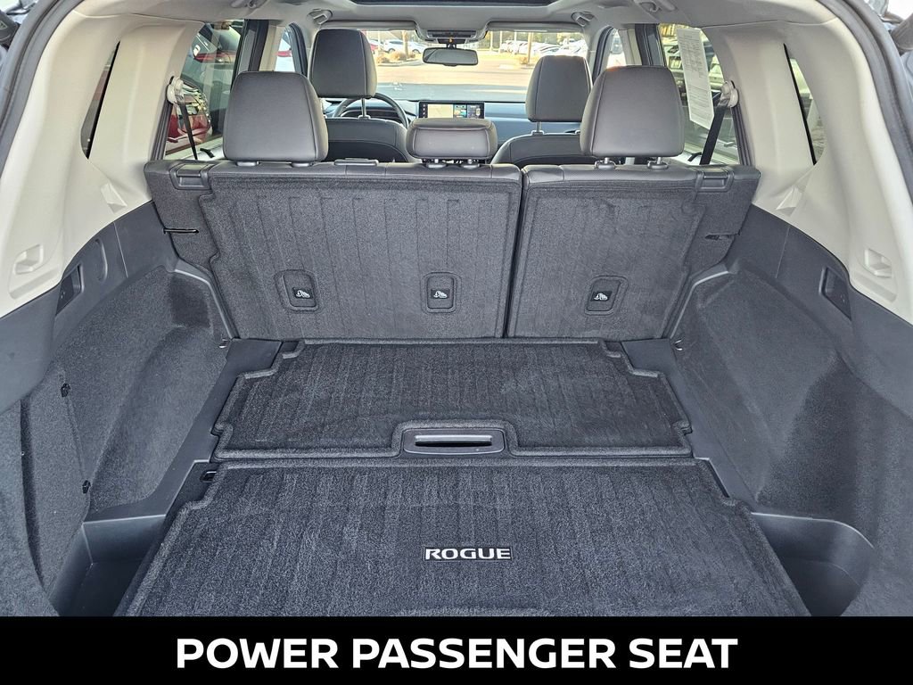Used 2024 Nissan Rogue Platinum w/ Platinum Premium Package FWD image 12