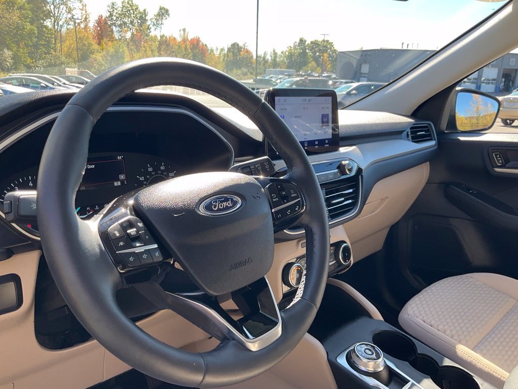 Certified 2022 Ford Escape SE w/ Cold Weather Package AWD/4WD image 9