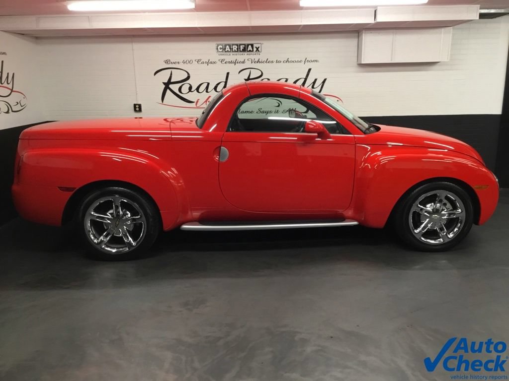 Used 2005 Chevrolet SSR w/ Preferred Equipment Group RWD image 12
