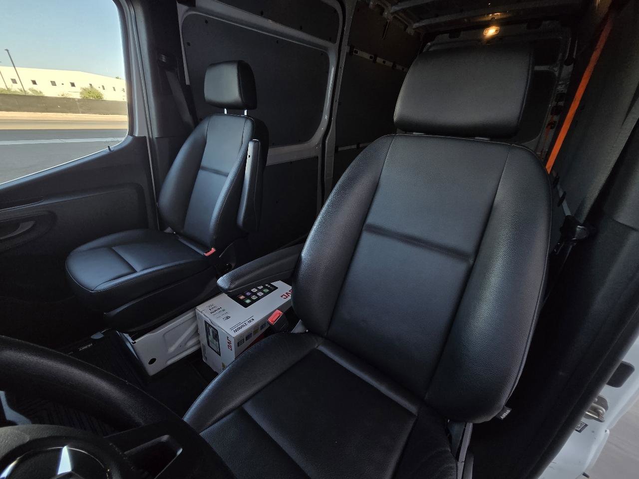 Used 2022 Mercedes-Benz Sprinter 2500 image 23